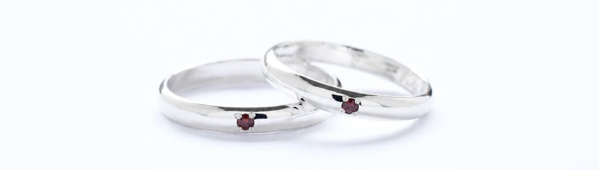 ガーネットを使った手作りプラチナ結婚指輪デザイン例