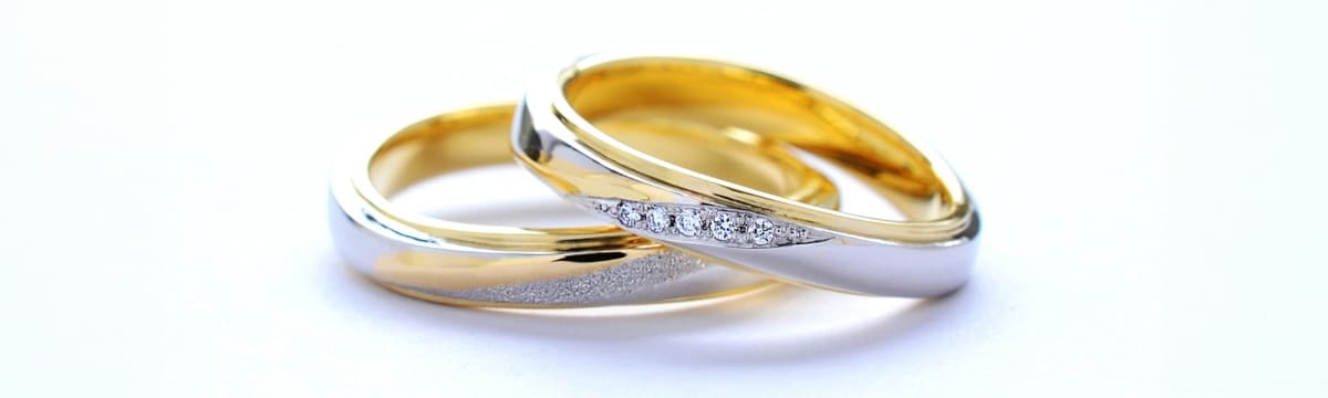 鋳造製法でできる結婚指輪のデザイン例_コンビリング