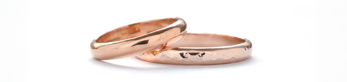 結婚指輪の選び方_肌なじみが良く柔らかい印象のピンクゴールド