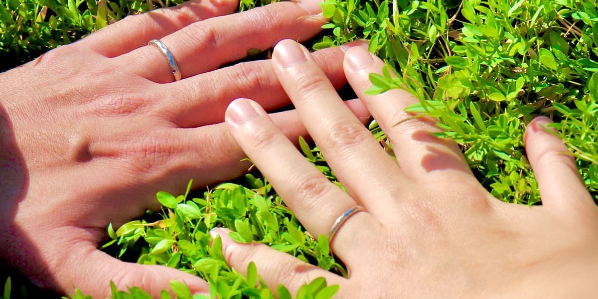 結婚指輪の買い替えはいつ？タイミングや理由・後悔しない選び直し方